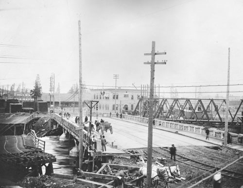 Washington Street Bridge near completion, Photographs, City of Spokane Public Works Department, Washington State Archives, Digital Archives.